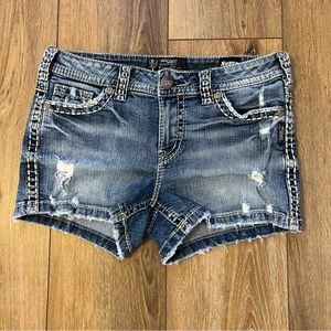 Silver brand jeans shorts. Size 30